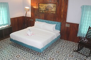 Vintage Village Resort & Spa