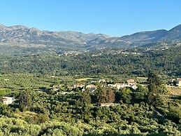 Glikanisos House Nipos - Ideal for Hikers and Families 2bd, 6pl, 10min