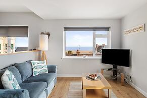 The Bay Apartment - Sea Views Village Centre