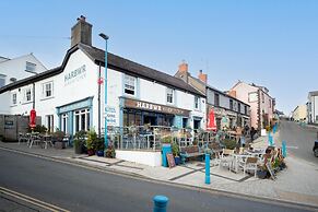 The Bay Apartment - Sea Views Village Centre