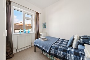 The Bay Apartment - Sea Views Village Centre