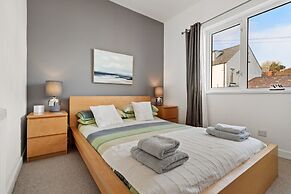 The Bay Apartment - Sea Views Village Centre