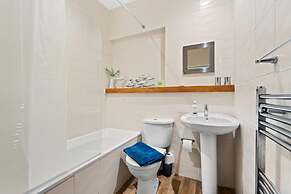 The Bay Apartment - Sea Views Village Centre