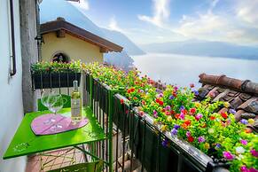 The Green Nest by Lake Como