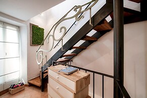 The Green Nest by Lake Como