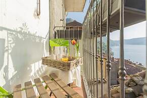 The Green Nest by Lake Como