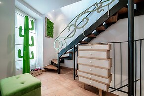 The Green Nest by Lake Como