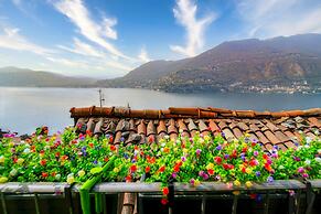 The Green Nest by Lake Como