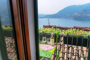 The Green Nest by Lake Como