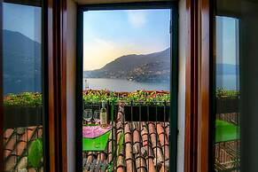 The Green Nest by Lake Como