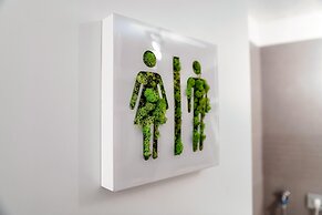 The Green Nest by Lake Como