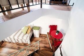 The Green Nest by Lake Como