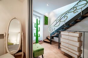 The Green Nest by Lake Como