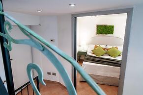 The Green Nest by Lake Como