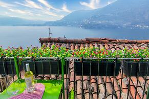 The Green Nest by Lake Como