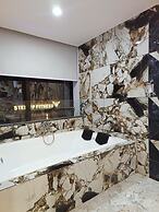 HOTEL THE PARKER INN By KBNT GROUP