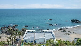 Gyeongju Blue21 Poolvilla Pension