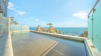 Gyeongju Blue21 Poolvilla Pension