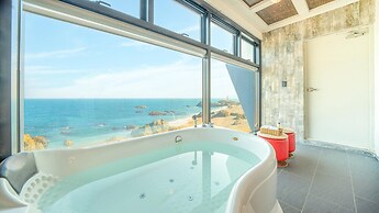 Gyeongju Blue21 Poolvilla Pension