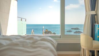 Gyeongju Blue21 Poolvilla Pension