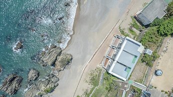 Gyeongju Blue21 Poolvilla Pension