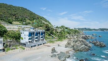 Gyeongju Blue21 Poolvilla Pension