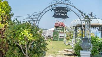 Gyeongju Blue21 Poolvilla Pension