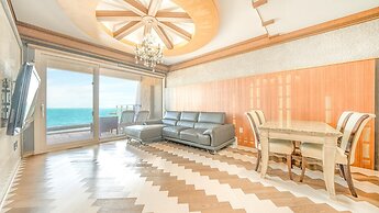 Gyeongju Blue21 Poolvilla Pension