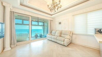 Gyeongju Blue21 Poolvilla Pension