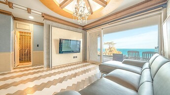 Gyeongju Blue21 Poolvilla Pension