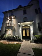 BIZI near Galleria Mall