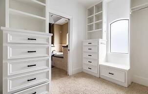 BIZI near Galleria Mall