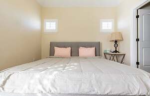 BIZI near Galleria Mall