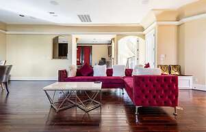 BIZI near Galleria Mall