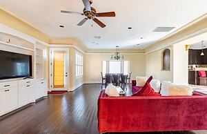 BIZI near Galleria Mall