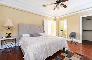 BIZI near Galleria Mall