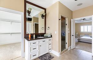 BIZI near Galleria Mall