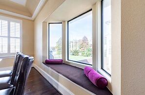 BIZI near Galleria Mall