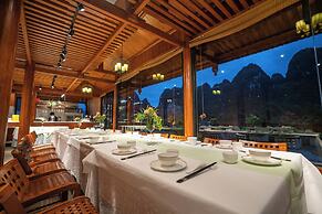 Yangshuo Picturesque Resort - Free Train Station Pick Up