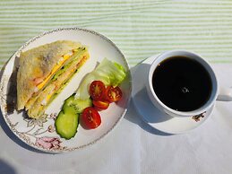 Yangshuo Picturesque Resort - Free Train Station Pick Up