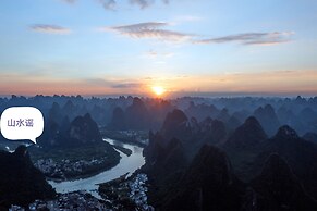 Yangshuo Picturesque Resort - Free Train Station Pick Up