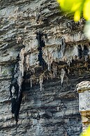 Yangshuo Picturesque Resort - Free Train Station Pick Up