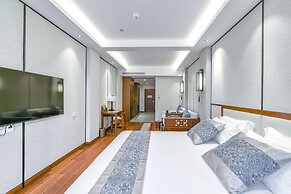 Yangshuo Picturesque Resort - Free Train Station Pick Up