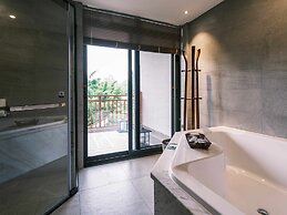 Yangshuo Mountain River Ballad Hotel