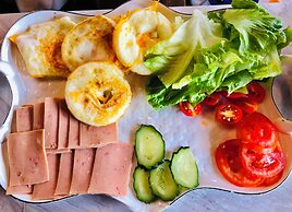 Yangshuo Picturesque Resort - Free Train Station Pick Up