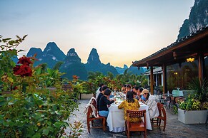 Yangshuo Picturesque Resort - Free Train Station Pick Up