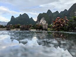 Yangshuo Picturesque Resort - Free Train Station Pick Up