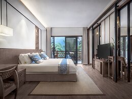 Yangshuo Picturesque Resort - Free Train Station Pick Up