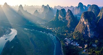 Yangshuo Picturesque Resort - Free Train Station Pick Up