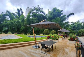 Yangshuo Picturesque Resort - Free Train Station Pick Up